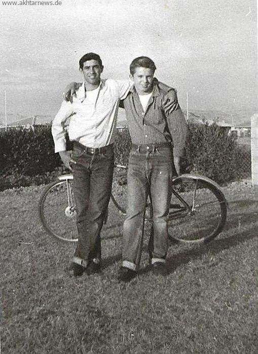 سارو منصوریان و دانیل کارت رایت دوست امریکایی در تلخاب مسجدسلیمان سال 1958